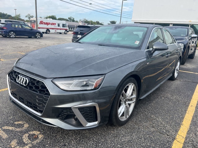2022 Audi A4 45 S line Premium photo 3