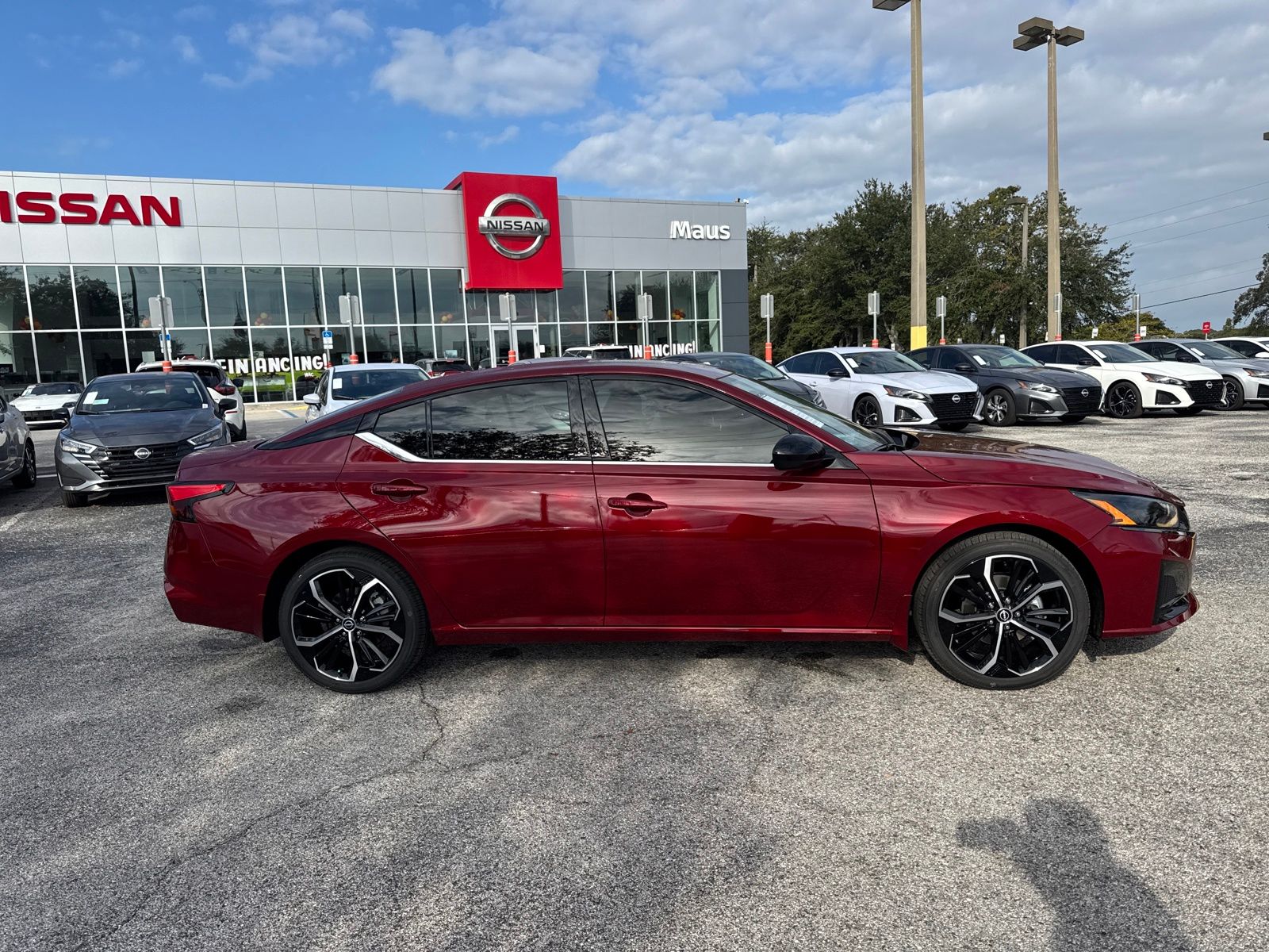 2025 Nissan Altima 2.5 SR photo 4