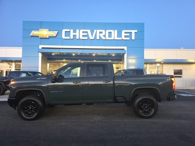 2026 Chevrolet Silverado 2500HD ZR2 photo 3