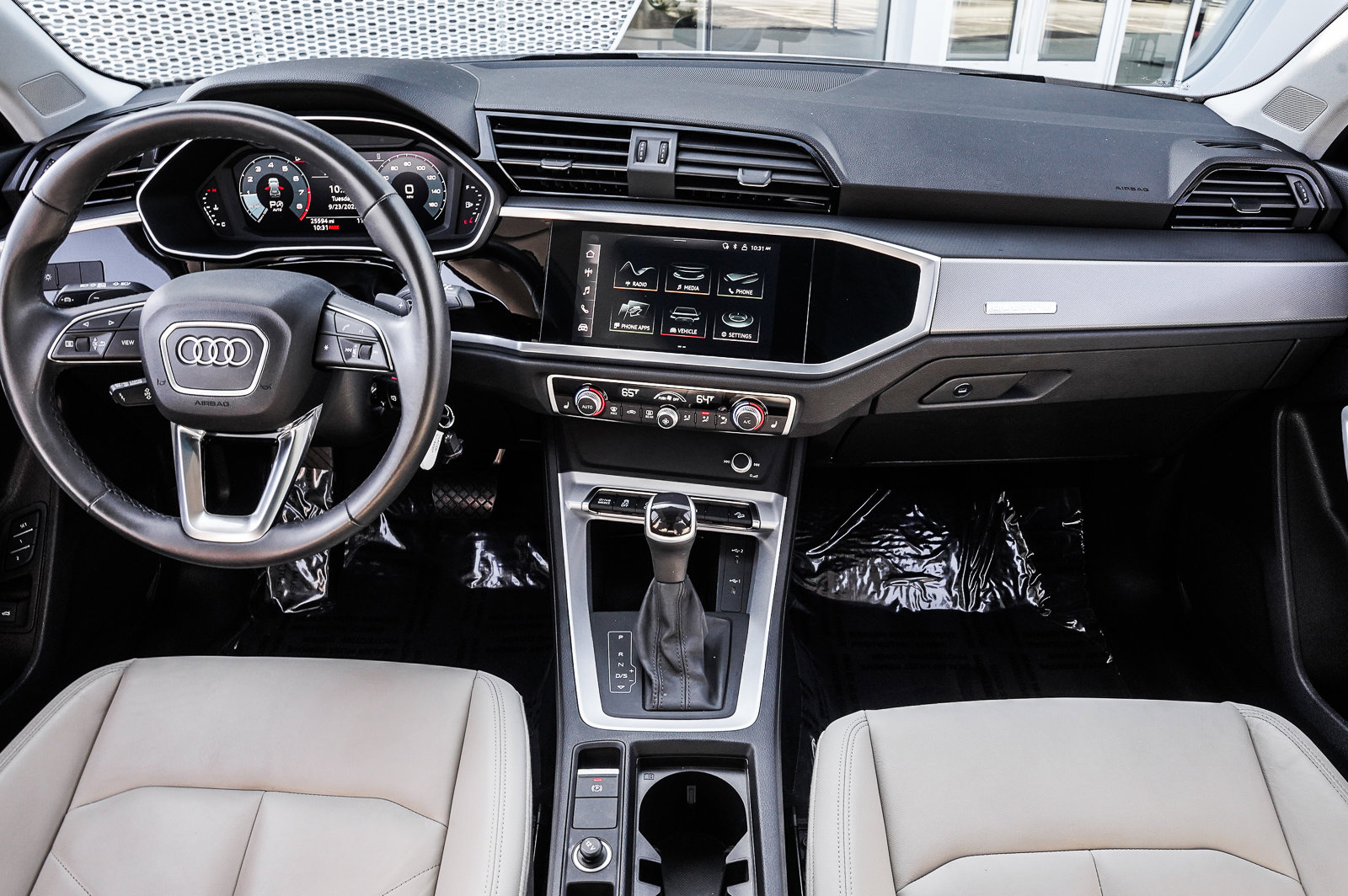 2022 Audi Q3 S line Premium photo 2