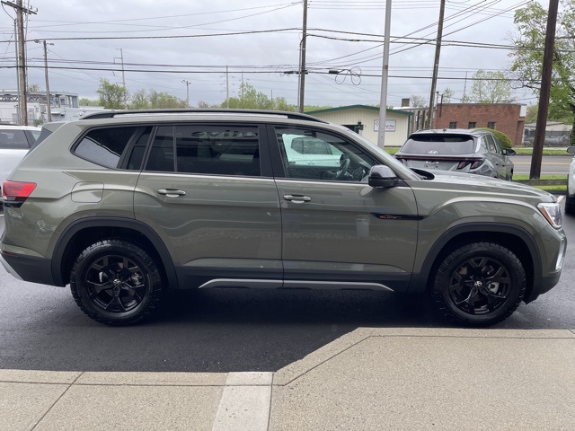 2024 Volkswagen Atlas Peak Edition SEL photo 7