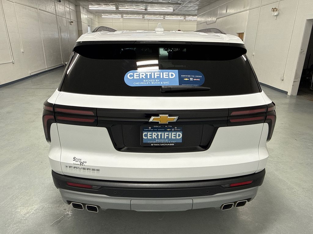 2025 Chevrolet Traverse photo 3