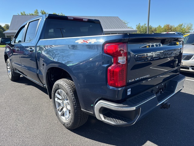 2022 Chevrolet Silverado 1500 LT photo 4