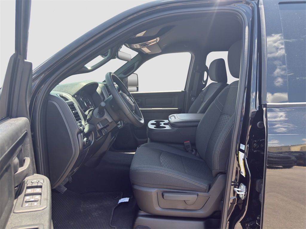 2025 Ram 2500 Tradesman photo 9