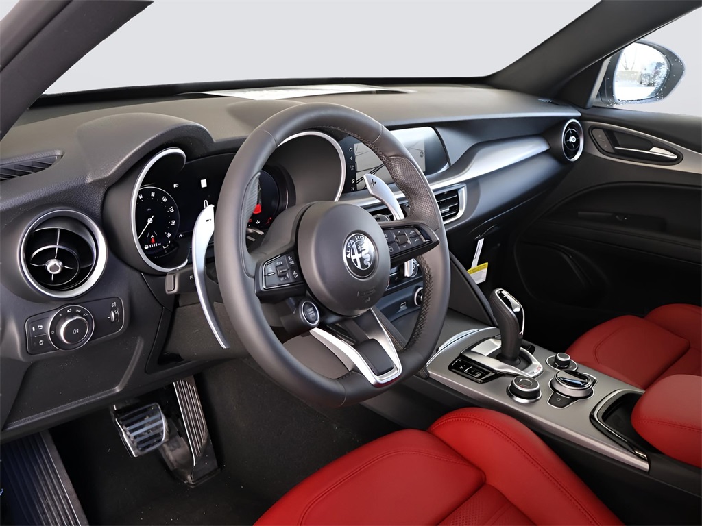 2025 Alfa Romeo Stelvio Sprint Base photo 15