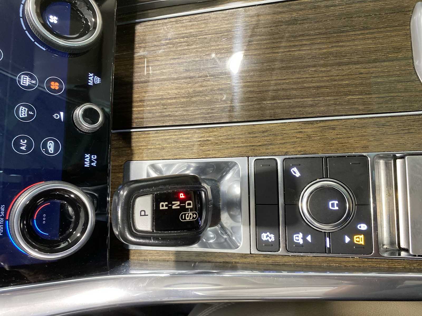 2018 Land Rover Range Rover Sport SE photo 13