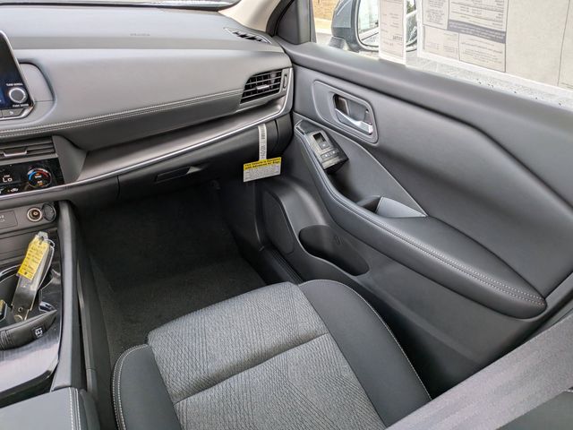 2026 Nissan Rogue SV photo 12