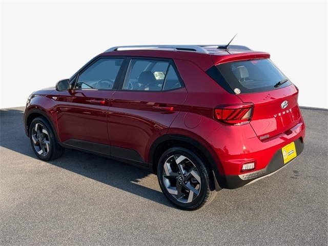 2024 Hyundai Venue Limited photo 4
