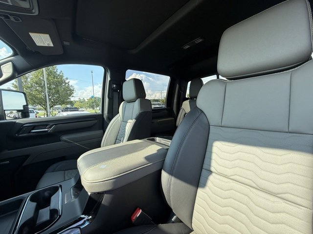 2025 Chevrolet Silverado 2500HD ZR2 photo 15