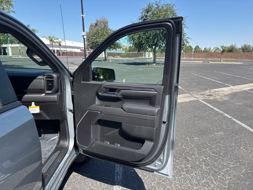2025 Chevrolet Silverado 1500 LT photo 22