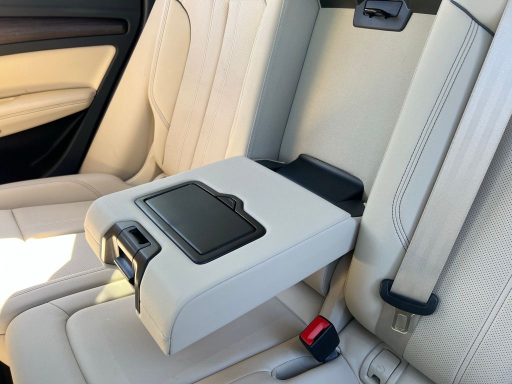 2021 Audi Q5 45 Prestige photo 33