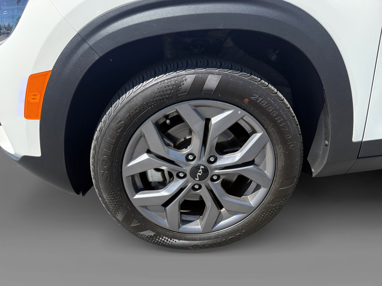 2024 Kia Seltos S photo 5