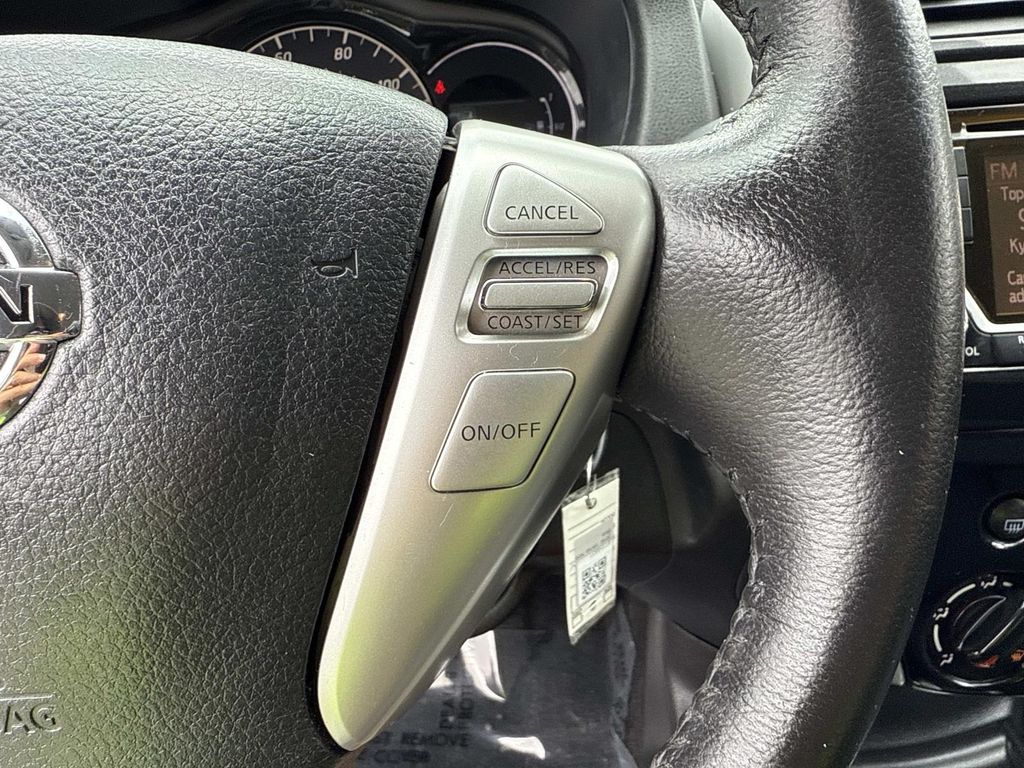 2016 Nissan Versa Note SV photo 28