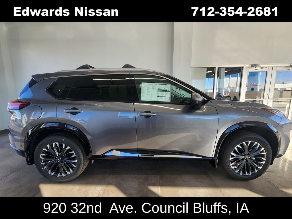 2026 Nissan Rogue Platinum's photo