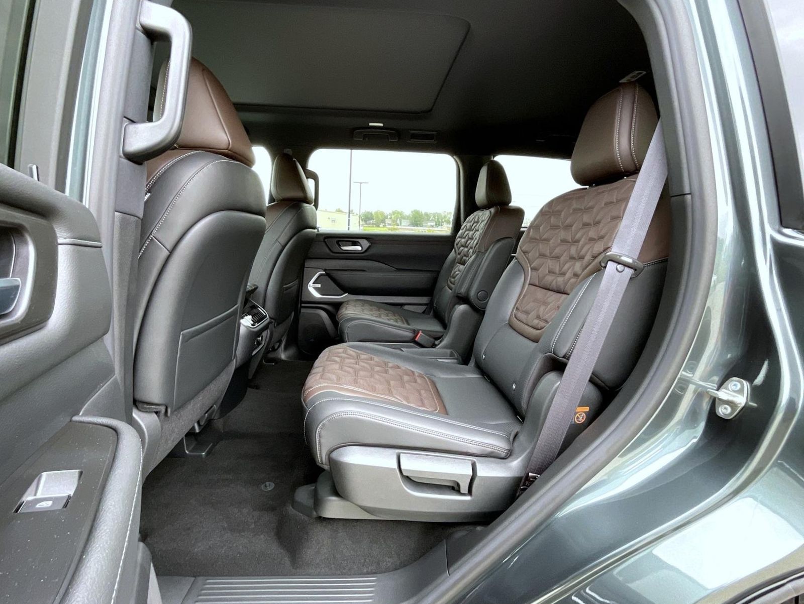 2026 Nissan Armada Platinum photo 11