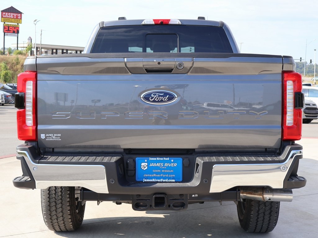 2026 Ford F-250 Lariat photo 4