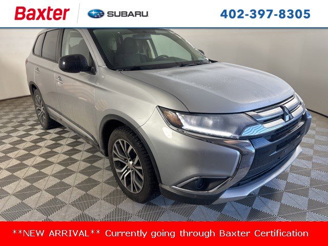 2018 Mitsubishi Outlander ES's photo