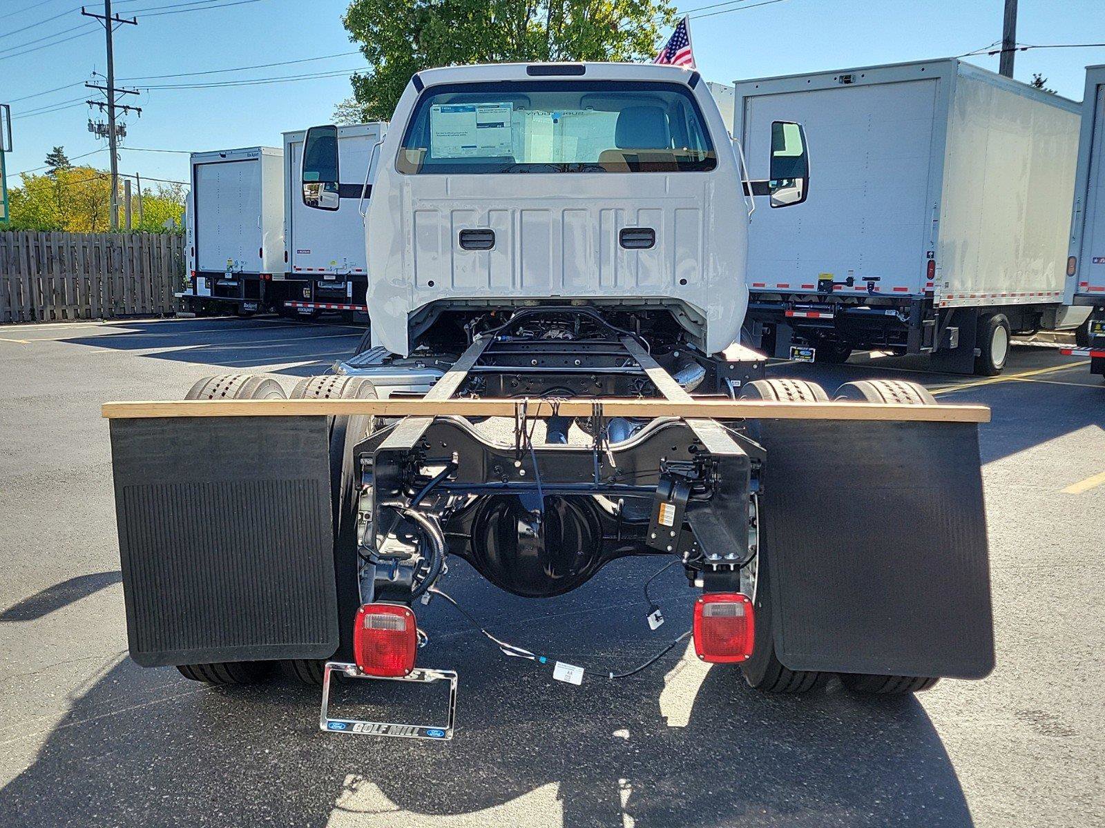 2025 Ford F-750 Regular Cab photo 2