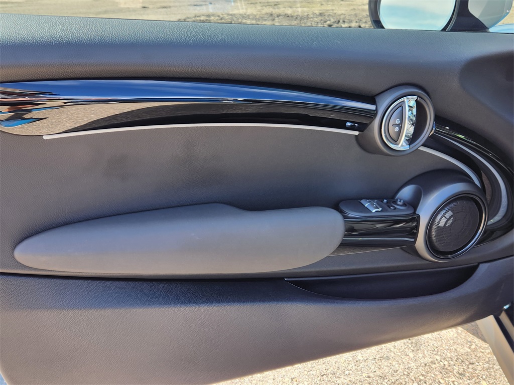 2024 Mini Cooper 2 Door Hardtop SE photo 5