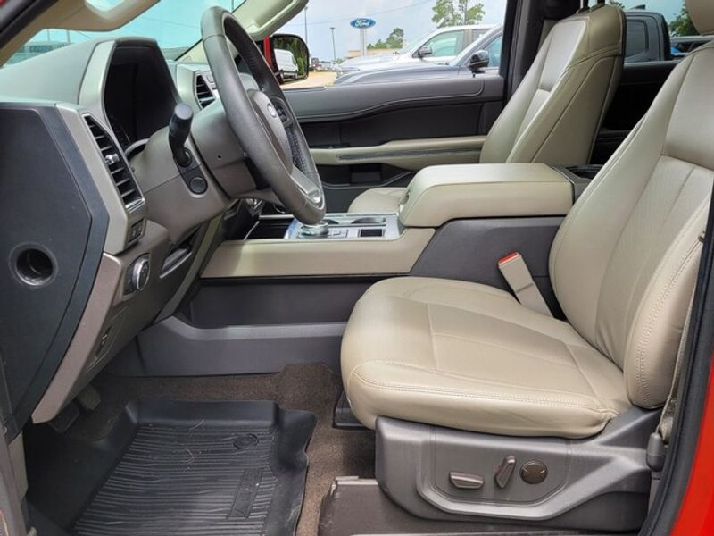 2021 Ford Expedition XLT photo 5