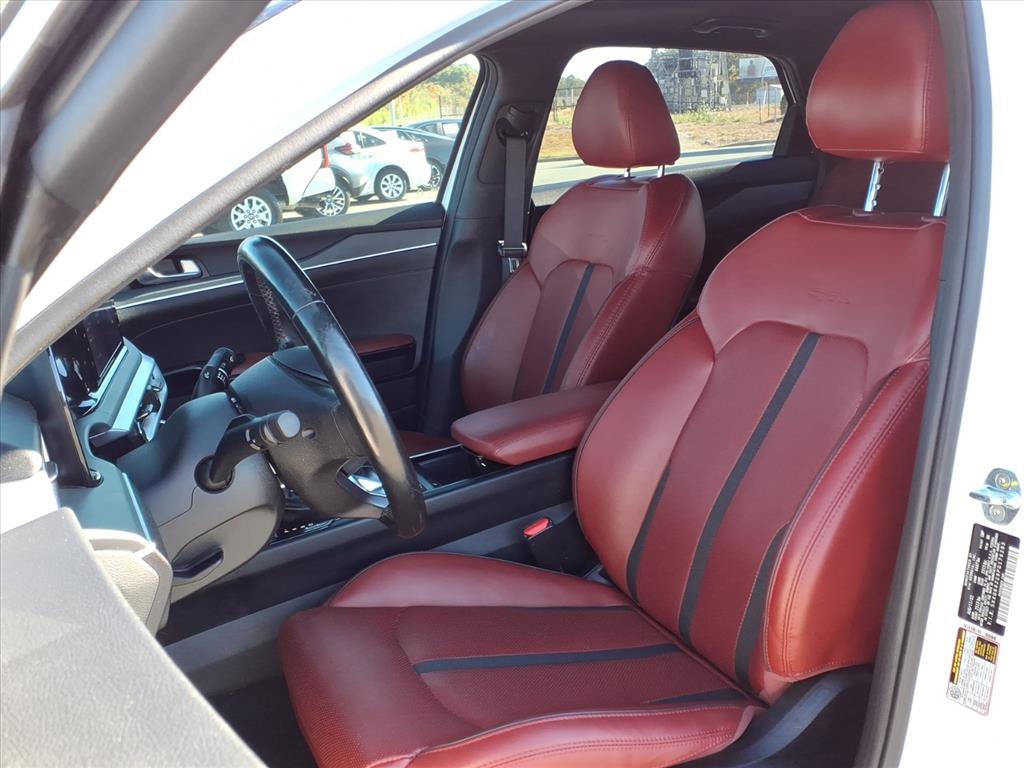2023 Kia K5 GT-Line photo 3