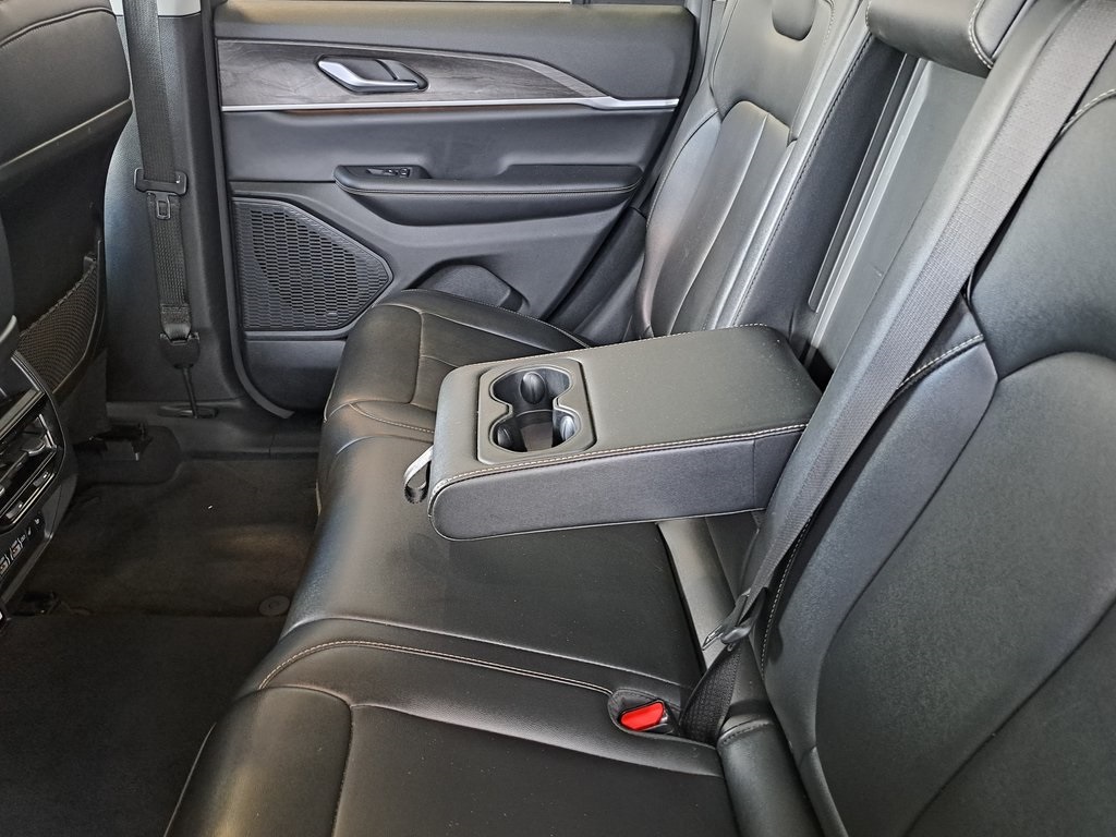 2023 Jeep Grand Cherokee Limited photo 30
