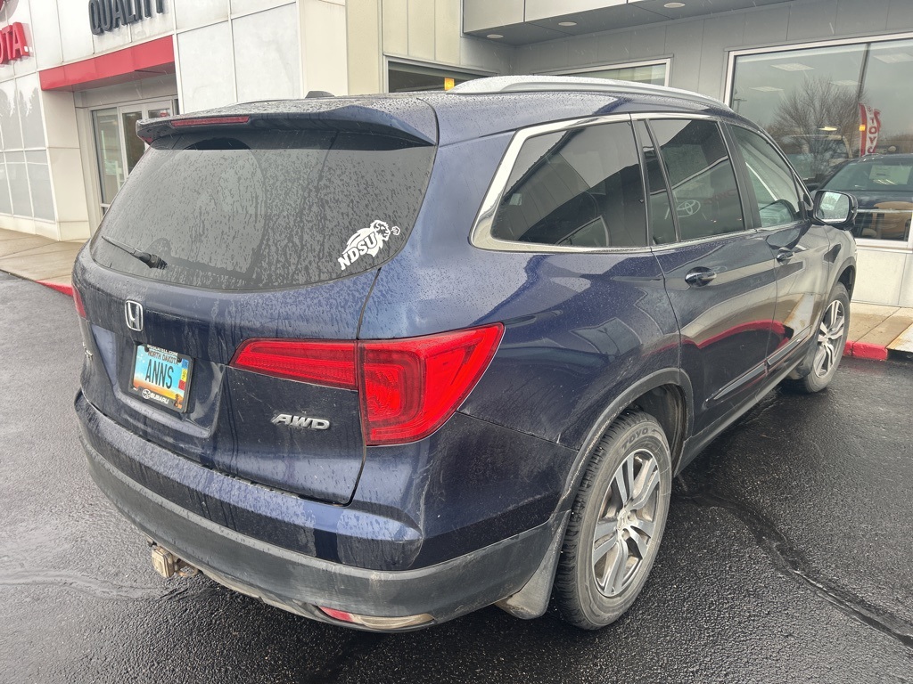 2017 Honda Pilot EX-L photo 3