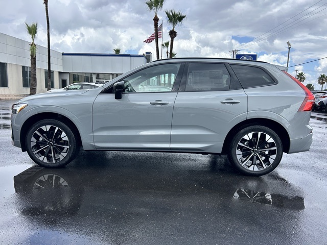 2026 Volvo XC60 B5 Plus photo 3