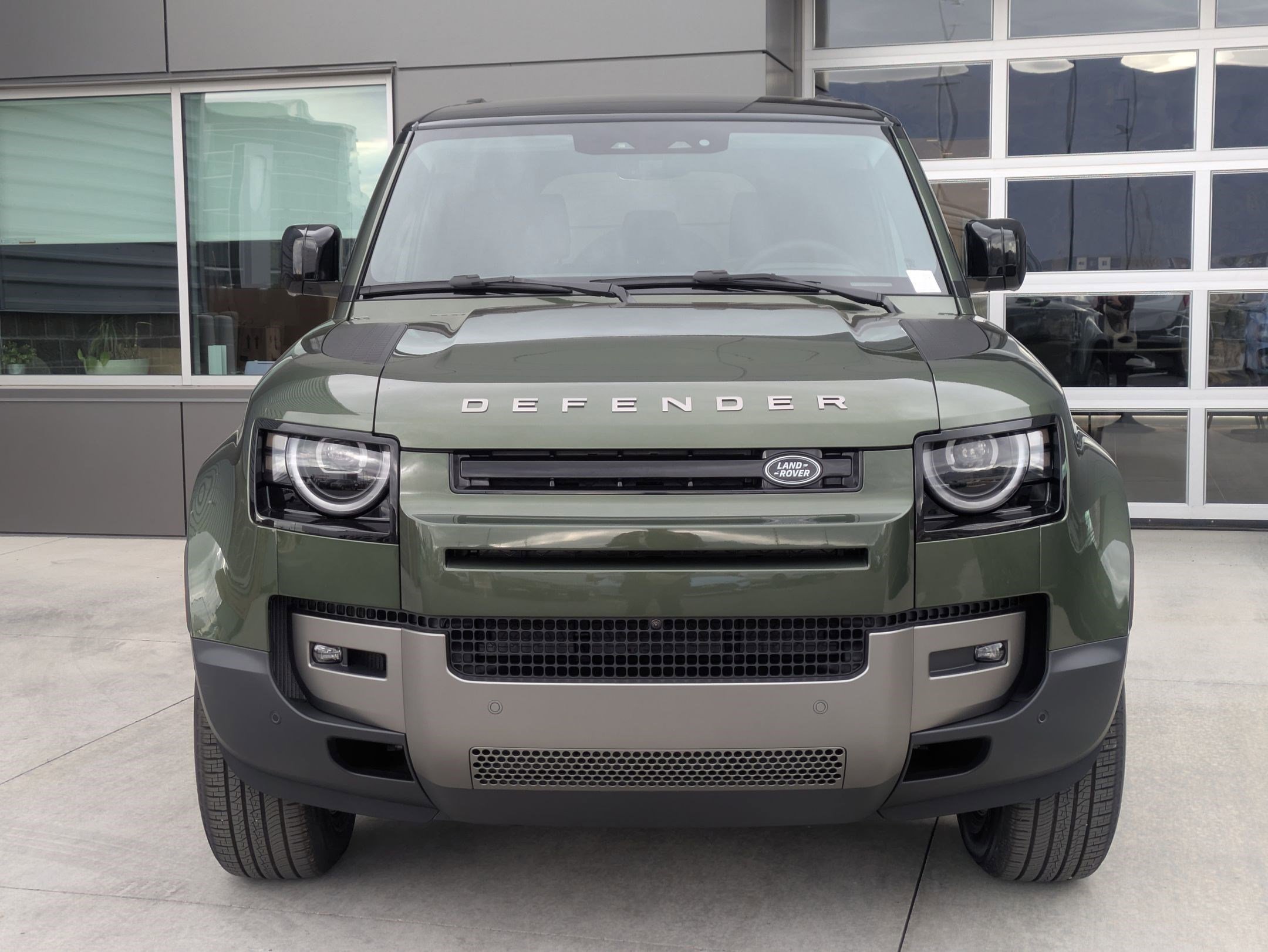 2026 Land Rover Defender 110 S photo 2