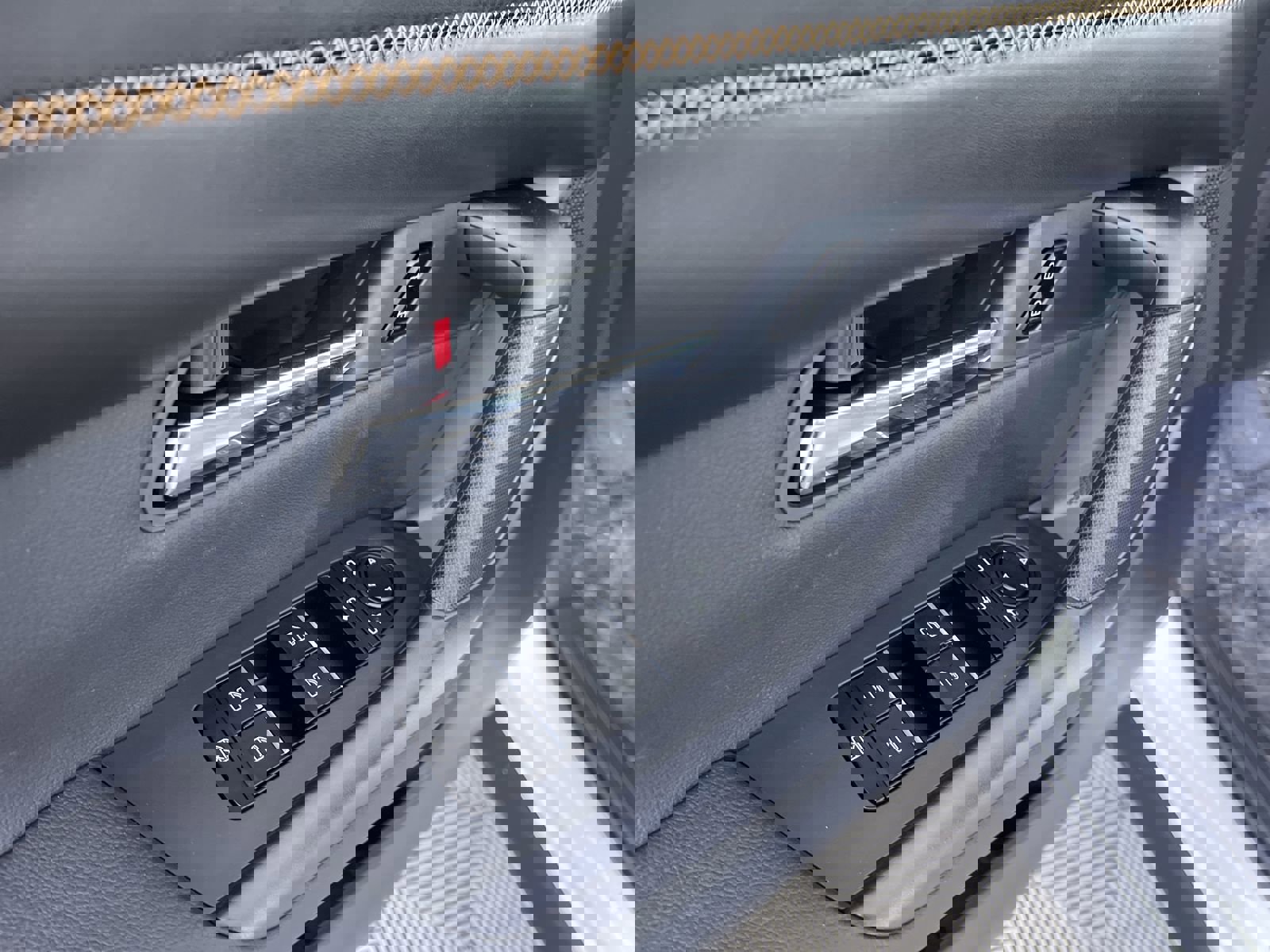 2025 Mazda CX-50 Premium Plus photo 12