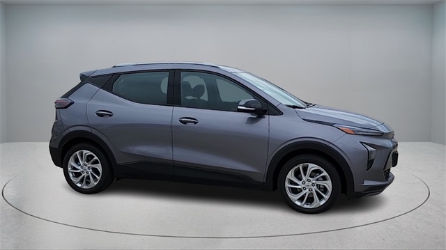 Used 2023 Chevrolet Bolt EUV LT with VIN 1G1FY6S09P4177290 for sale in Arlington, TX