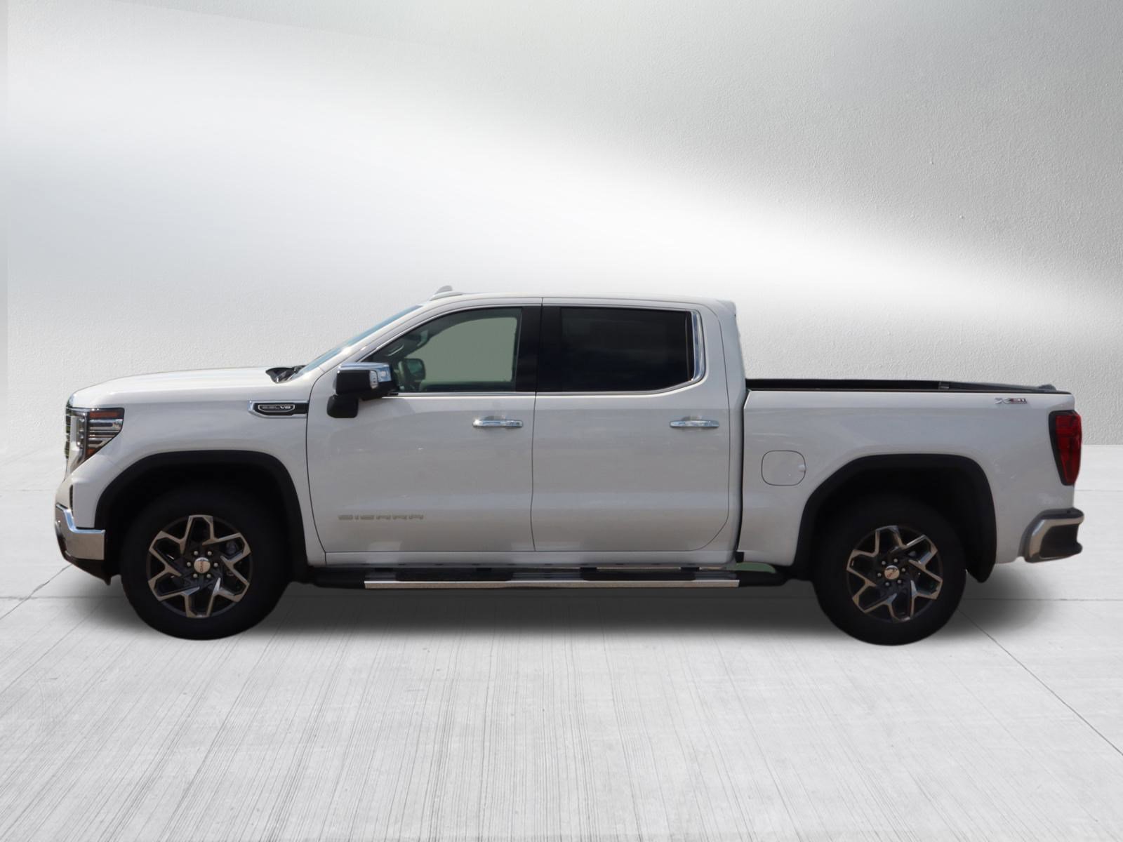 2026 Gmc Sierra 1500 SLT photo 4