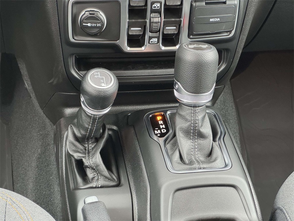 2025 Jeep Wrangler Sport S photo 21