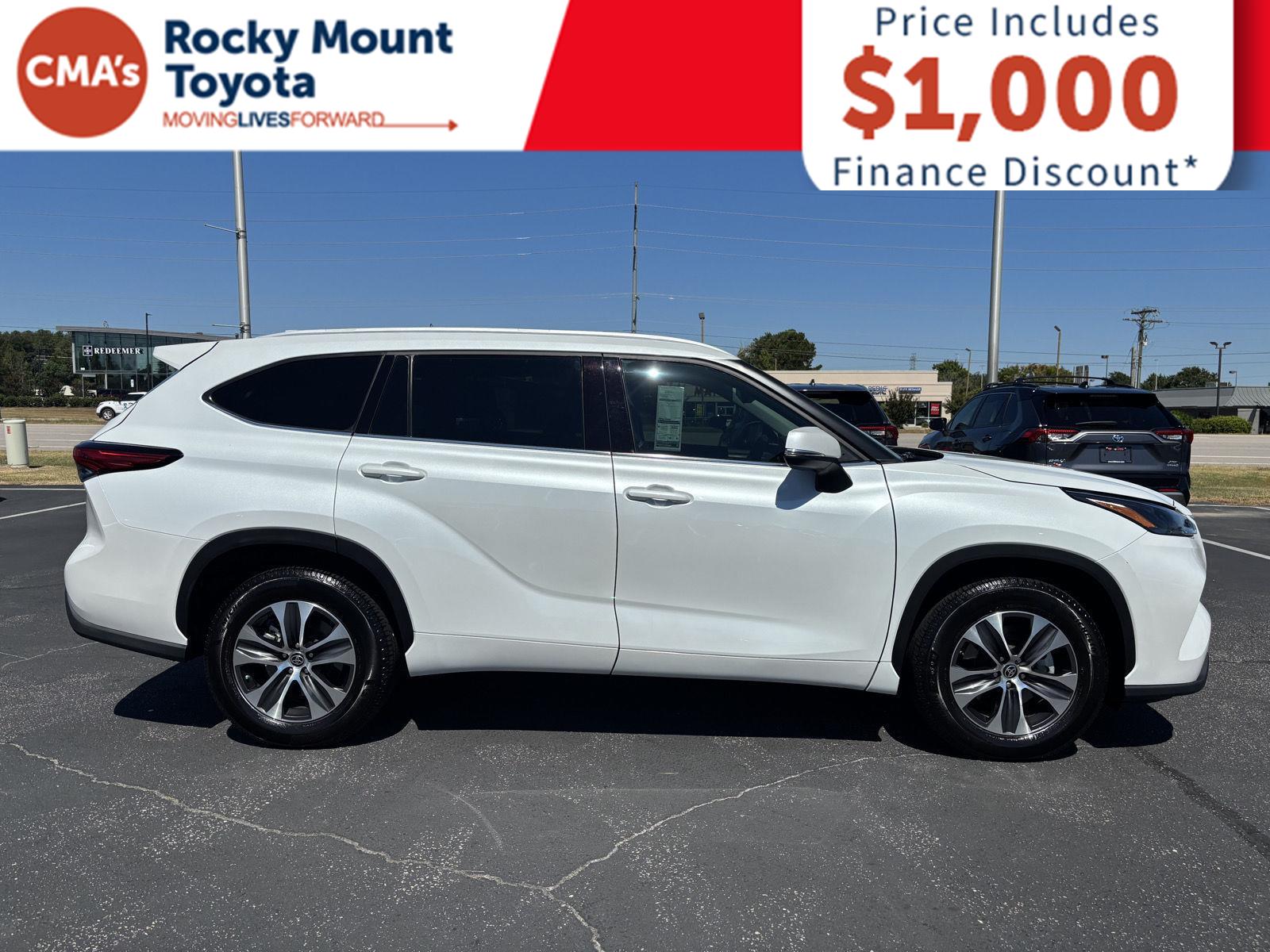 2022 Toyota Highlander Hybrid XLE photo 8