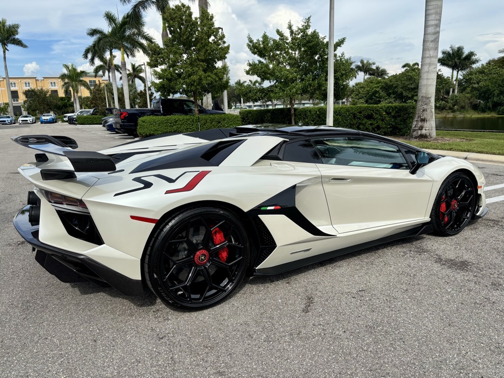 2020 Lamborghini Aventador SVJ Roadster photo 9
