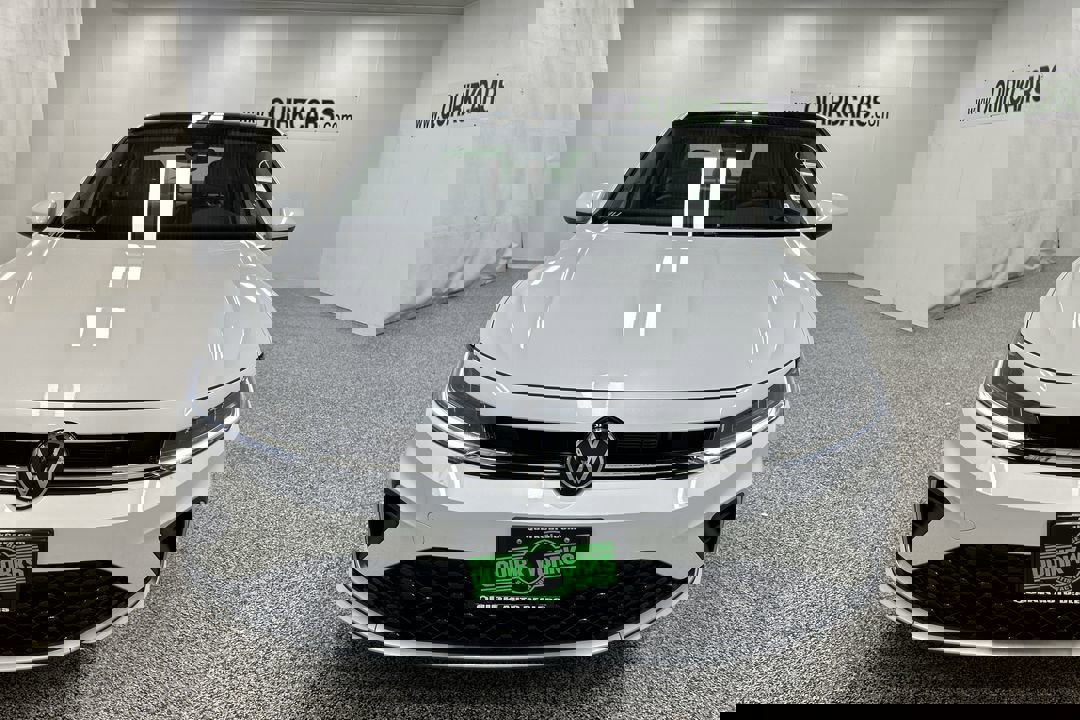 2025 Volkswagen Jetta SE photo 2