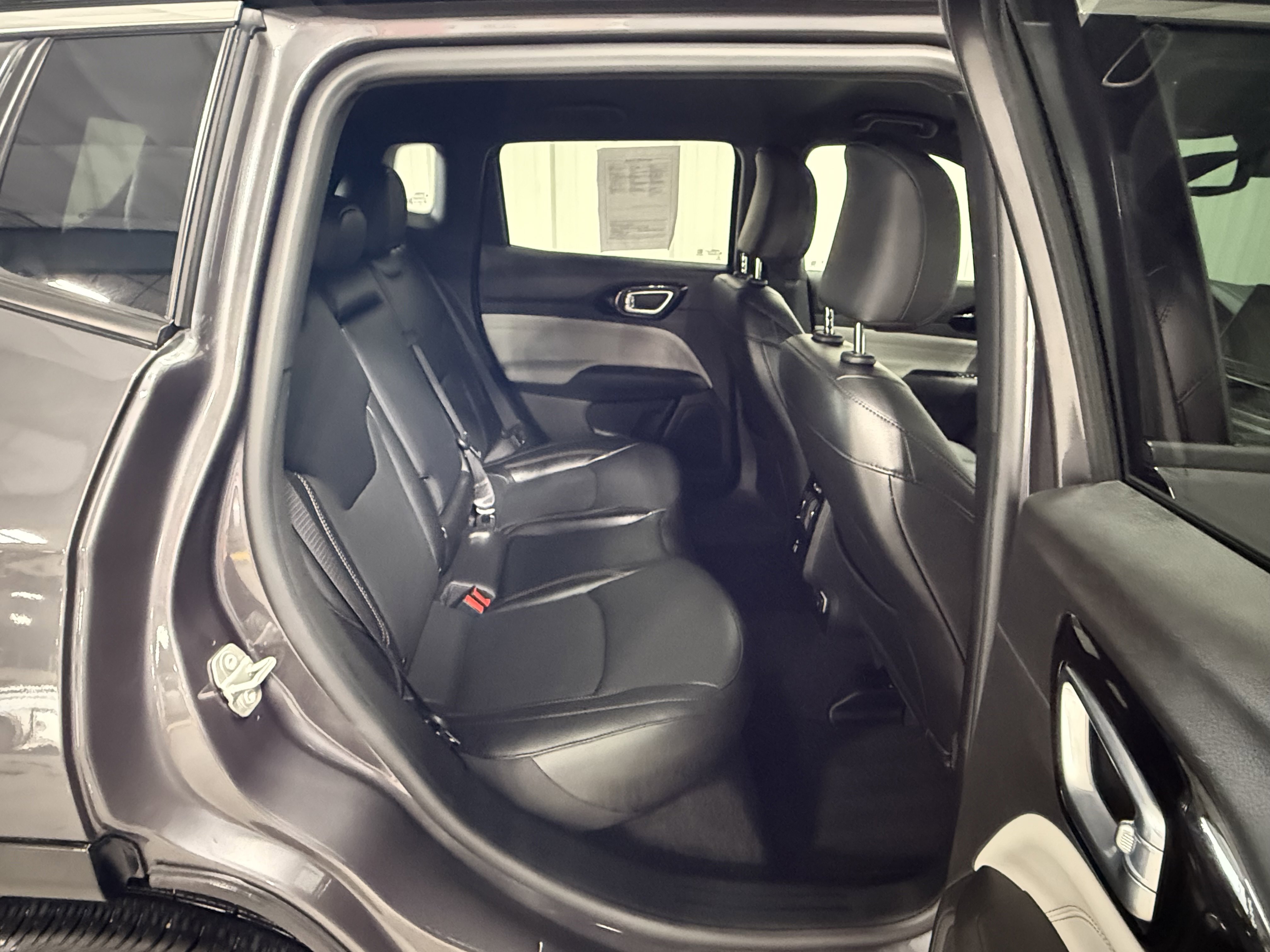 2024 Jeep Compass Limited photo 3