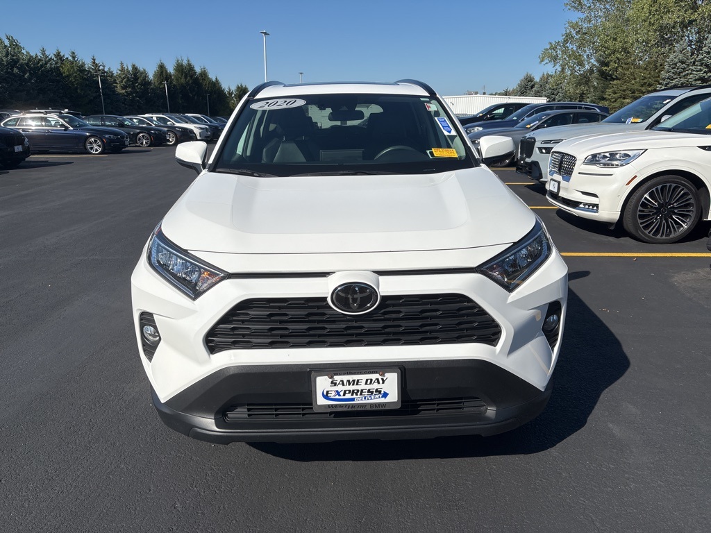 2020 Toyota RAV4 XLE Premium photo 3