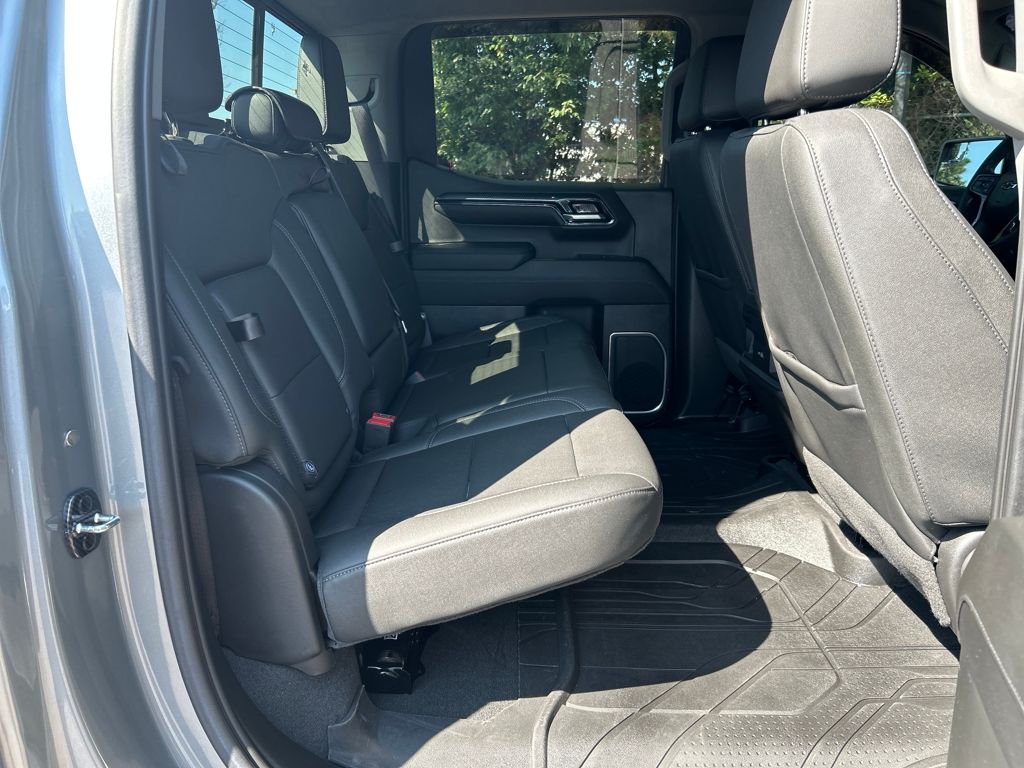 2023 Chevrolet Silverado 1500 RST photo 28