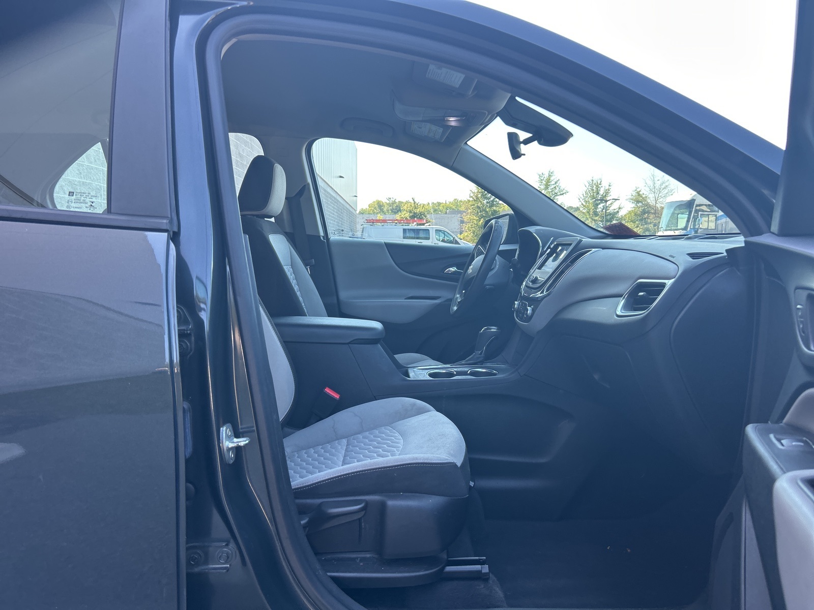 2021 Chevrolet Equinox LS photo 25