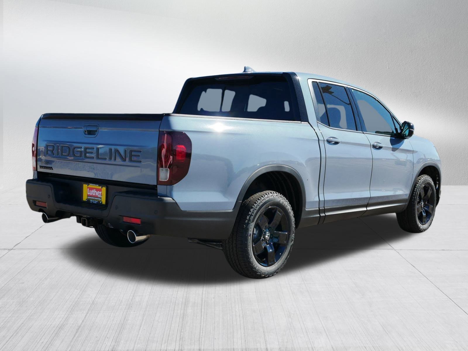 2026 Honda Ridgeline Black Edition photo 4