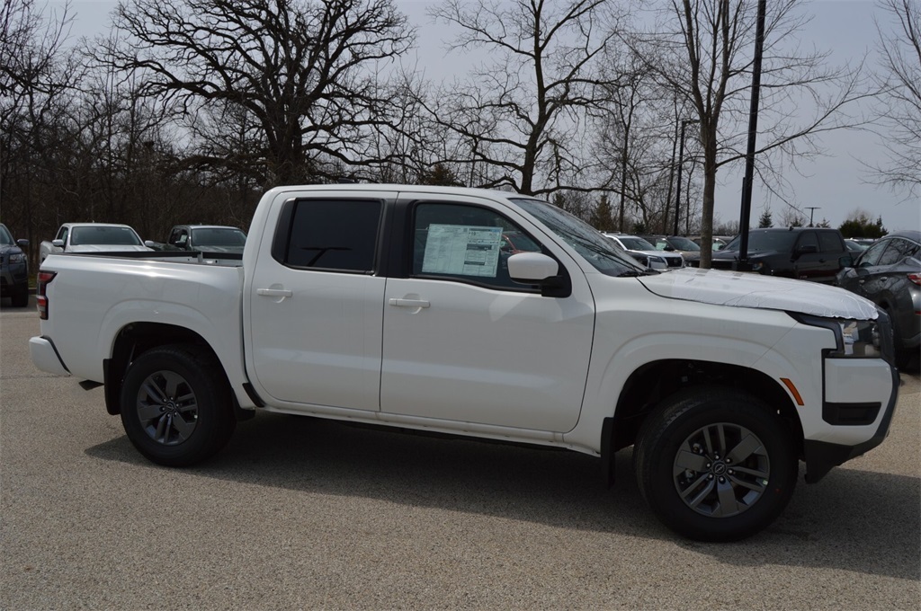 2025 Nissan Frontier Crew Cab SV photo 4
