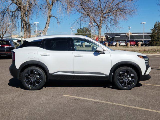 2025 Nissan Kicks SR photo 2