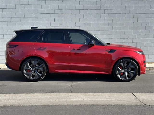 2025 Land Rover Range Rover Sport P530 Dynamic SE photo 3