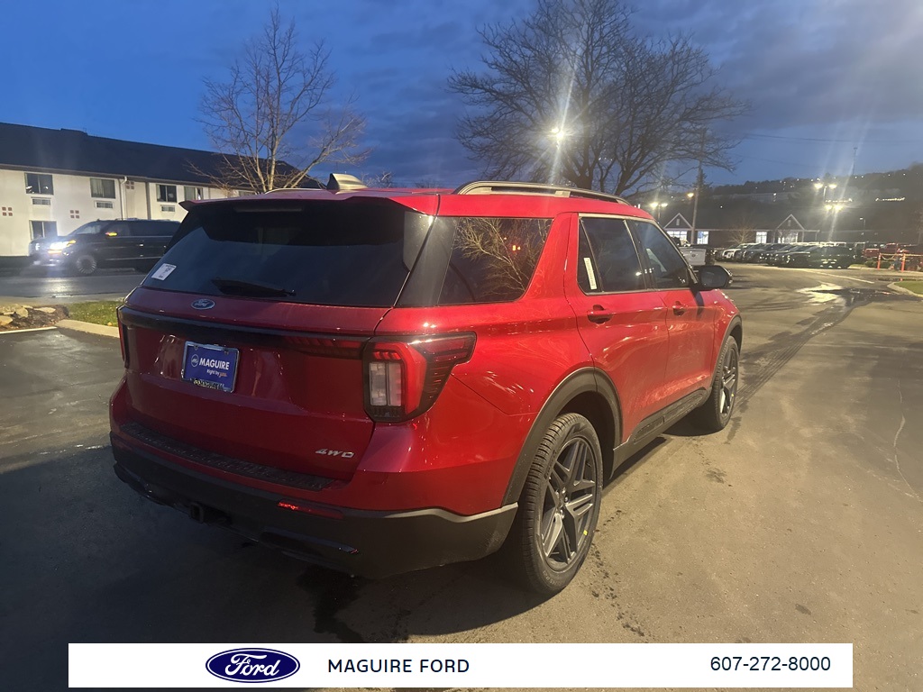 2026 Ford Explorer ST-Line photo 3