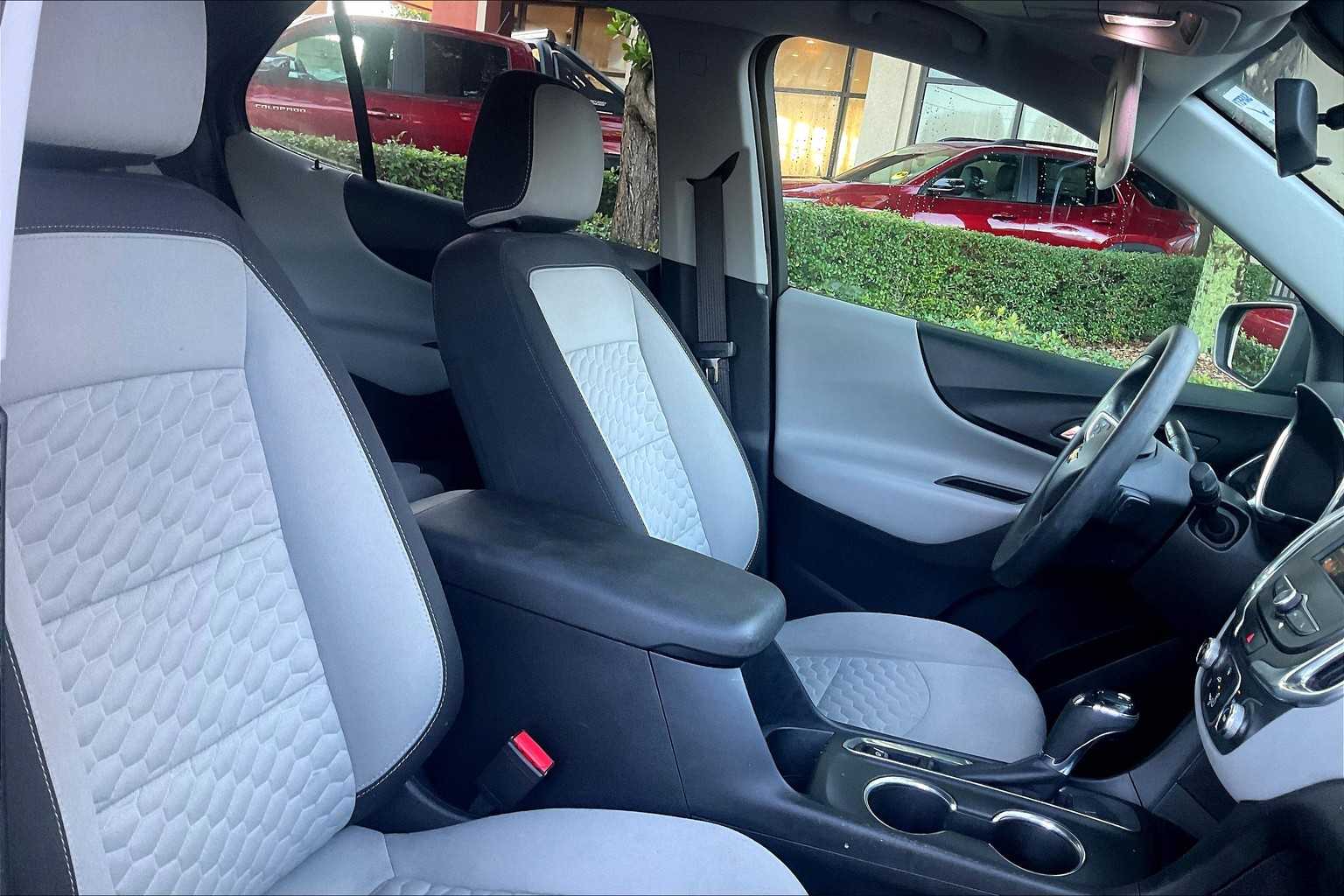 2019 Chevrolet Equinox LT photo 7