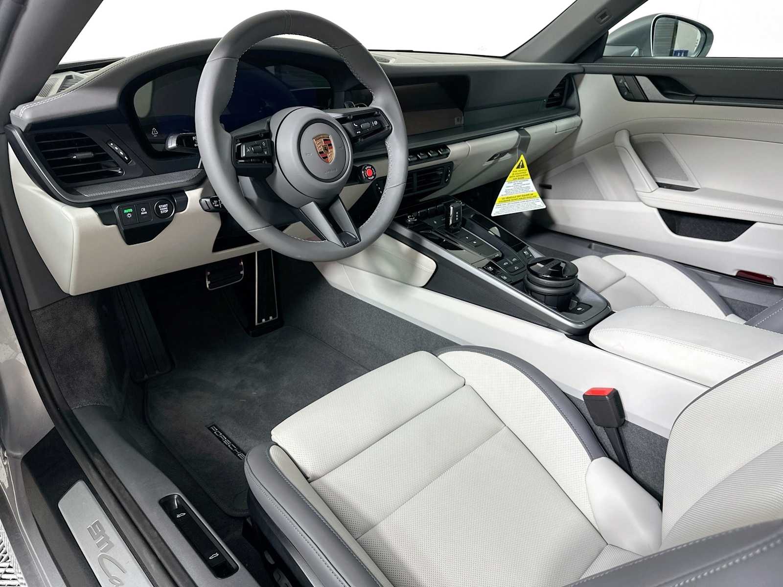 2025 Porsche 911 S Cabriolet photo 4