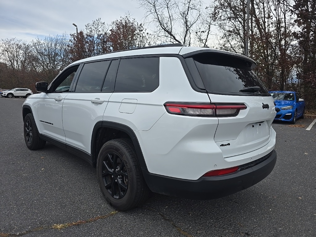 2024 Jeep Grand Cherokee Altitude photo 3