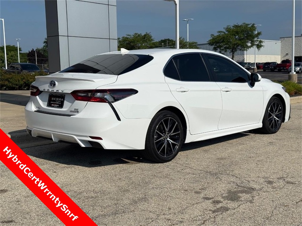 2024 Toyota Camry Hybrid SE photo 3