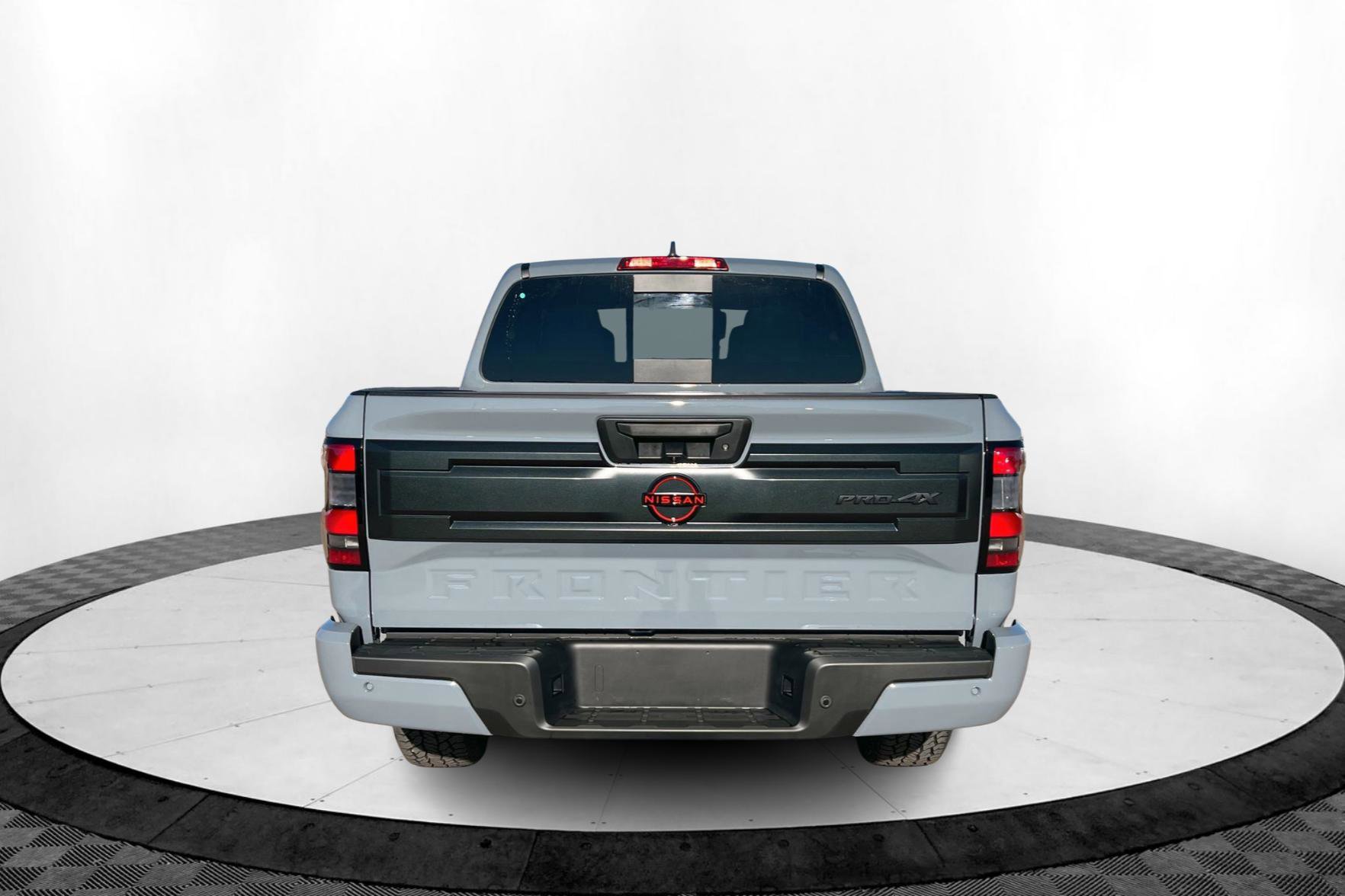 2025 Nissan Frontier PRO-4X photo 4